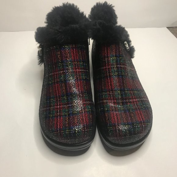 Alegria Women's Water Resistant Faux Fur Ankle Boots size 5.5 (36) - Picture 2 of 10